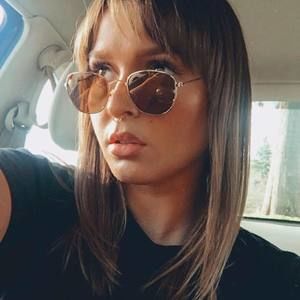 Meet your Posher, Rose